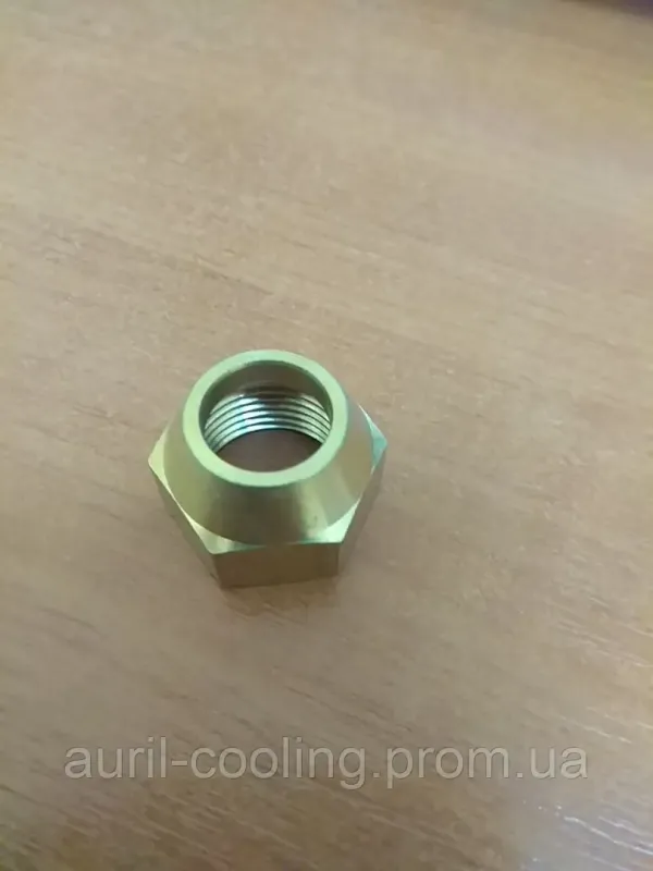 Гайка накидна коротка 1/2