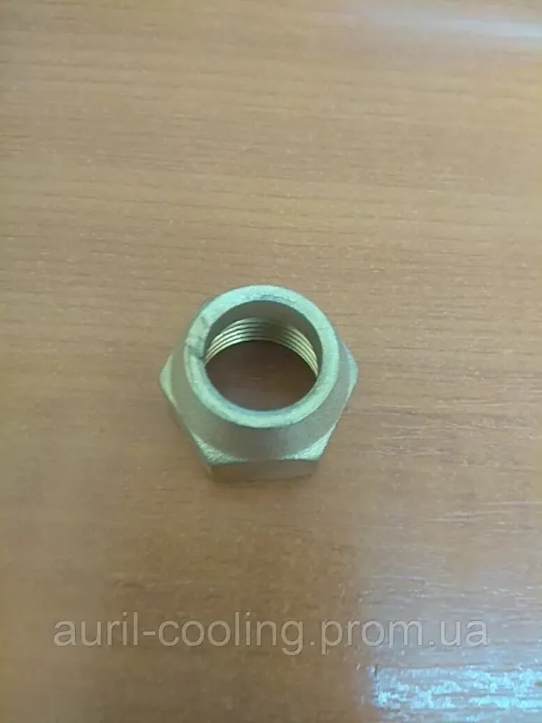 Гайка накидна коротка 5/8