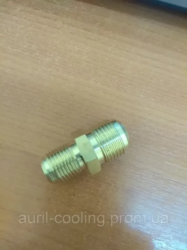 З'єднувач для труб 3/8 1/2
